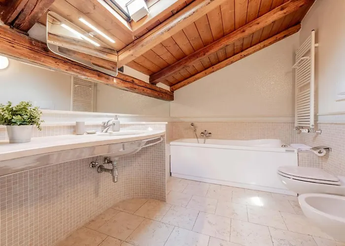 Realkasa Attico Indipendenza Bologna