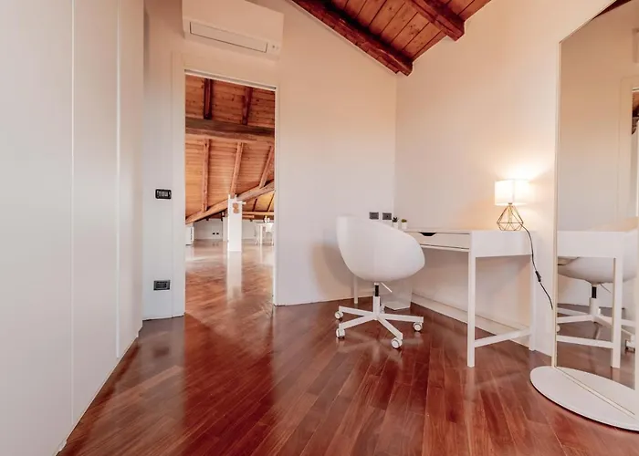 Realkasa Attico Indipendenza * Bologna