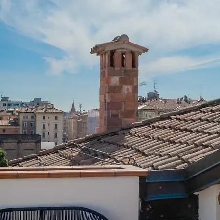 Realkasa Attico Indipendenza アパート ボローニャ