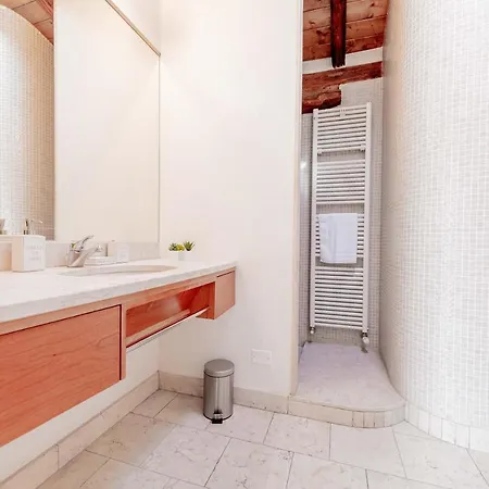 Realkasa Attico Indipendenza בולוניה