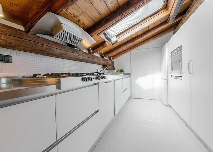 Realkasa Attico Indipendenza * Bologna