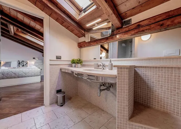 Realkasa Attico Indipendenza Apartament *
