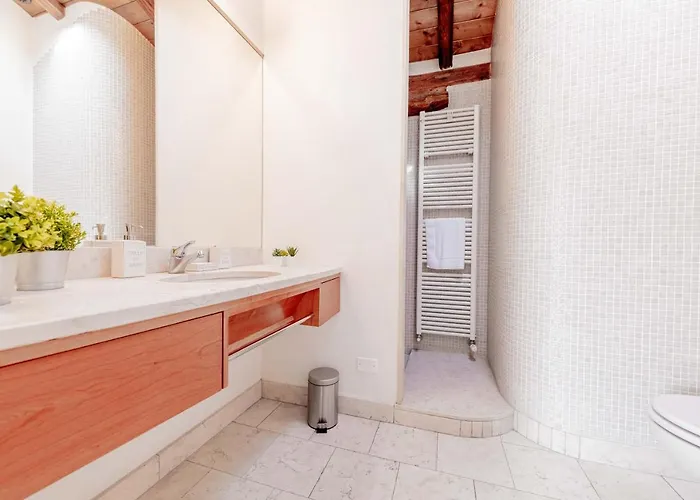 Realkasa Attico Indipendenza بولونيا